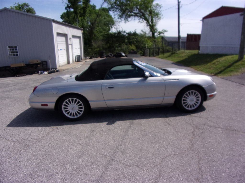 2004 Ford Thunderbird Deluxe - Photo 13